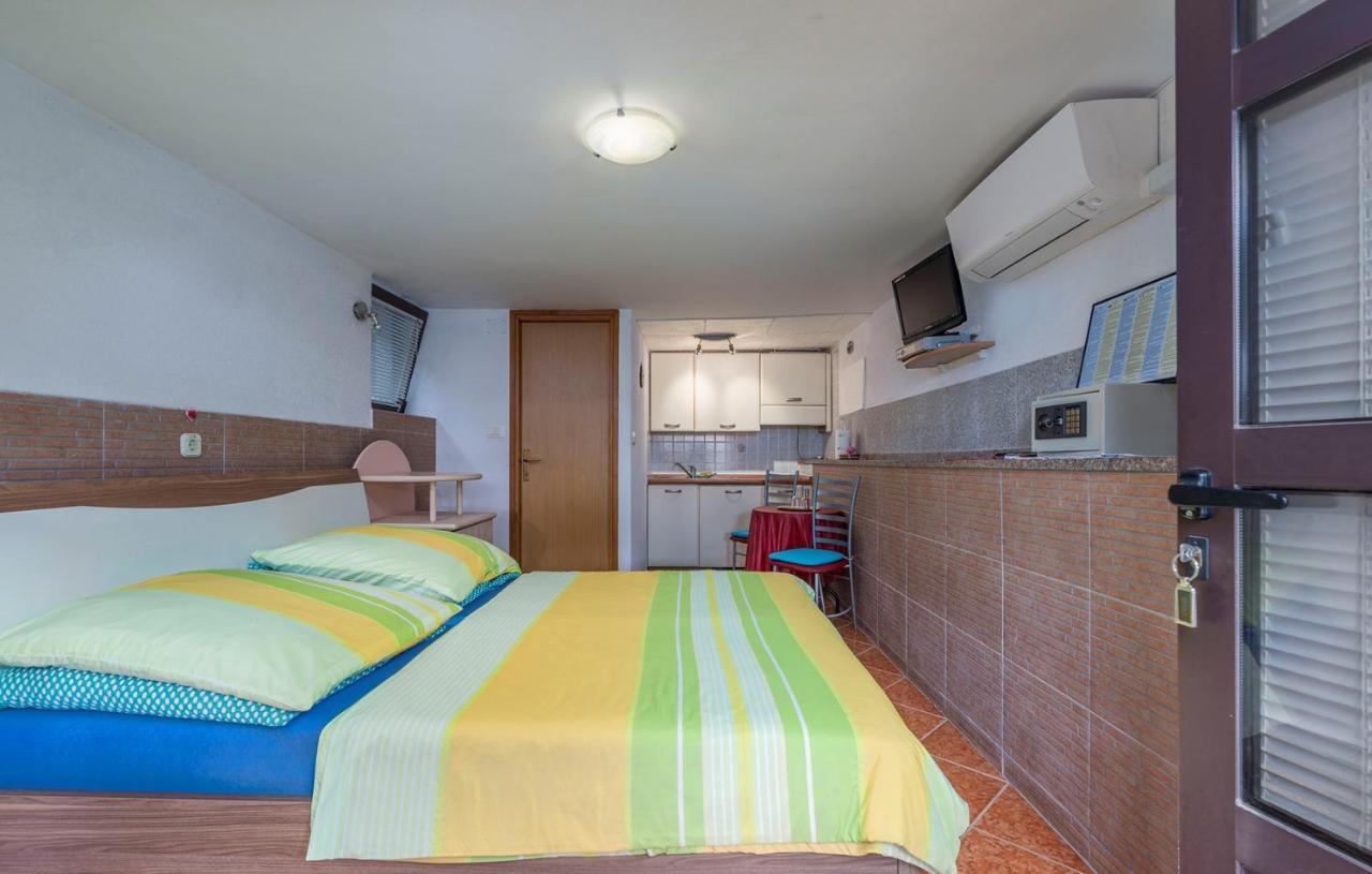 Franjo Tiha Luna Porec Exterior photo